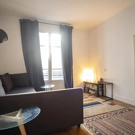 Nice 23 M Near Saint-lambert *